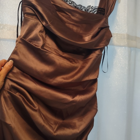 Dress - Picture 4 of 5